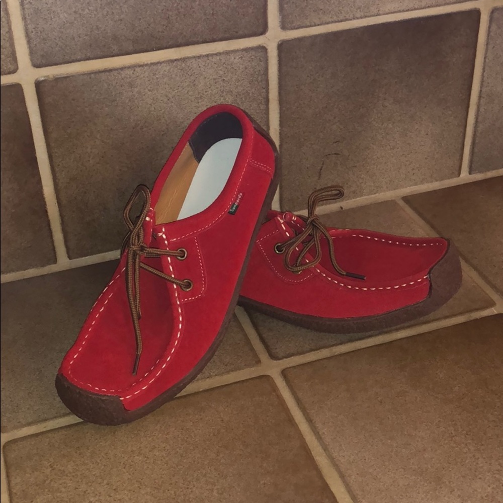 Sanearda Womens Red Suede Lace-Up Moccasin Shoe